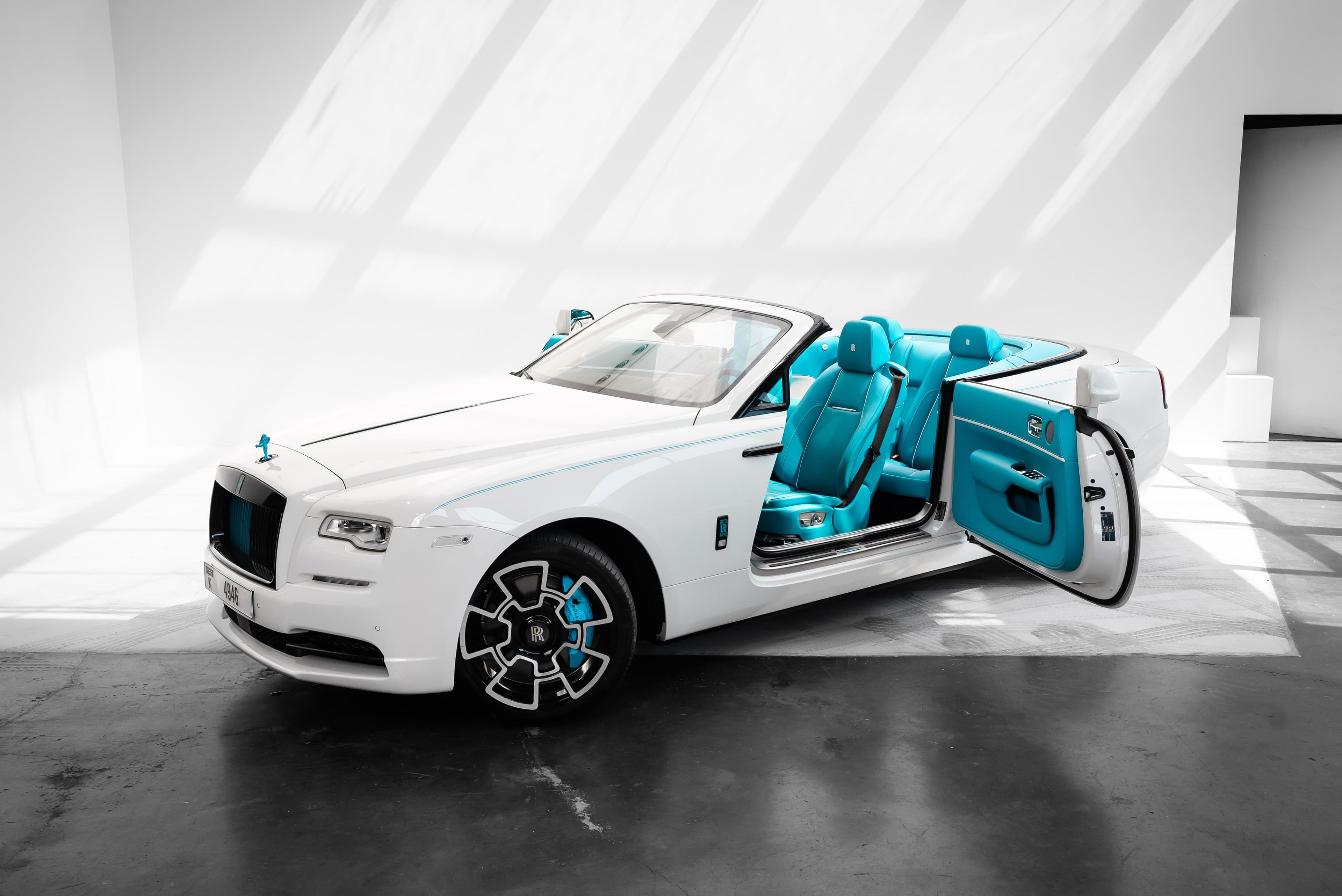 Car photo 1