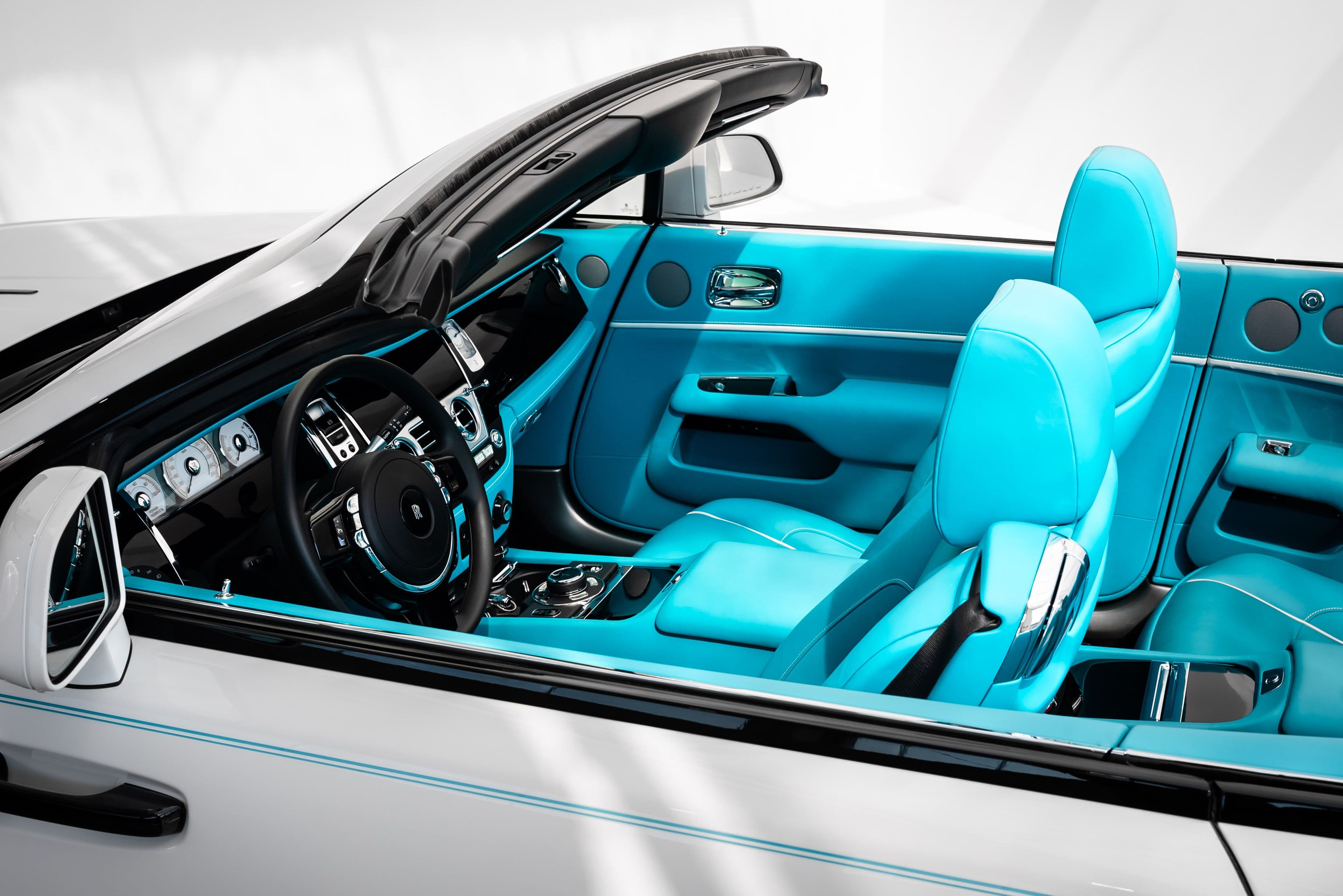 Car photo 6
