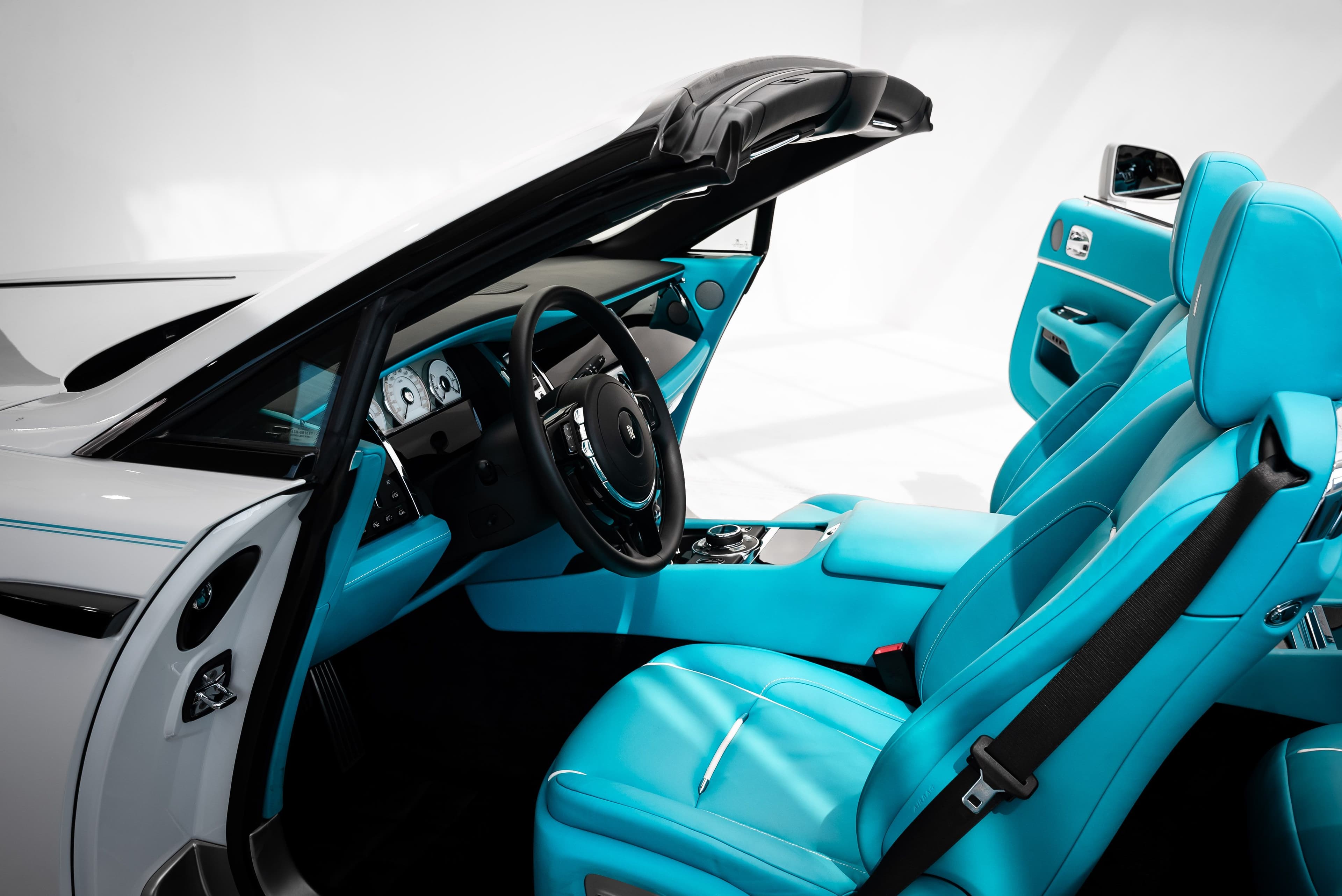 Car photo 11