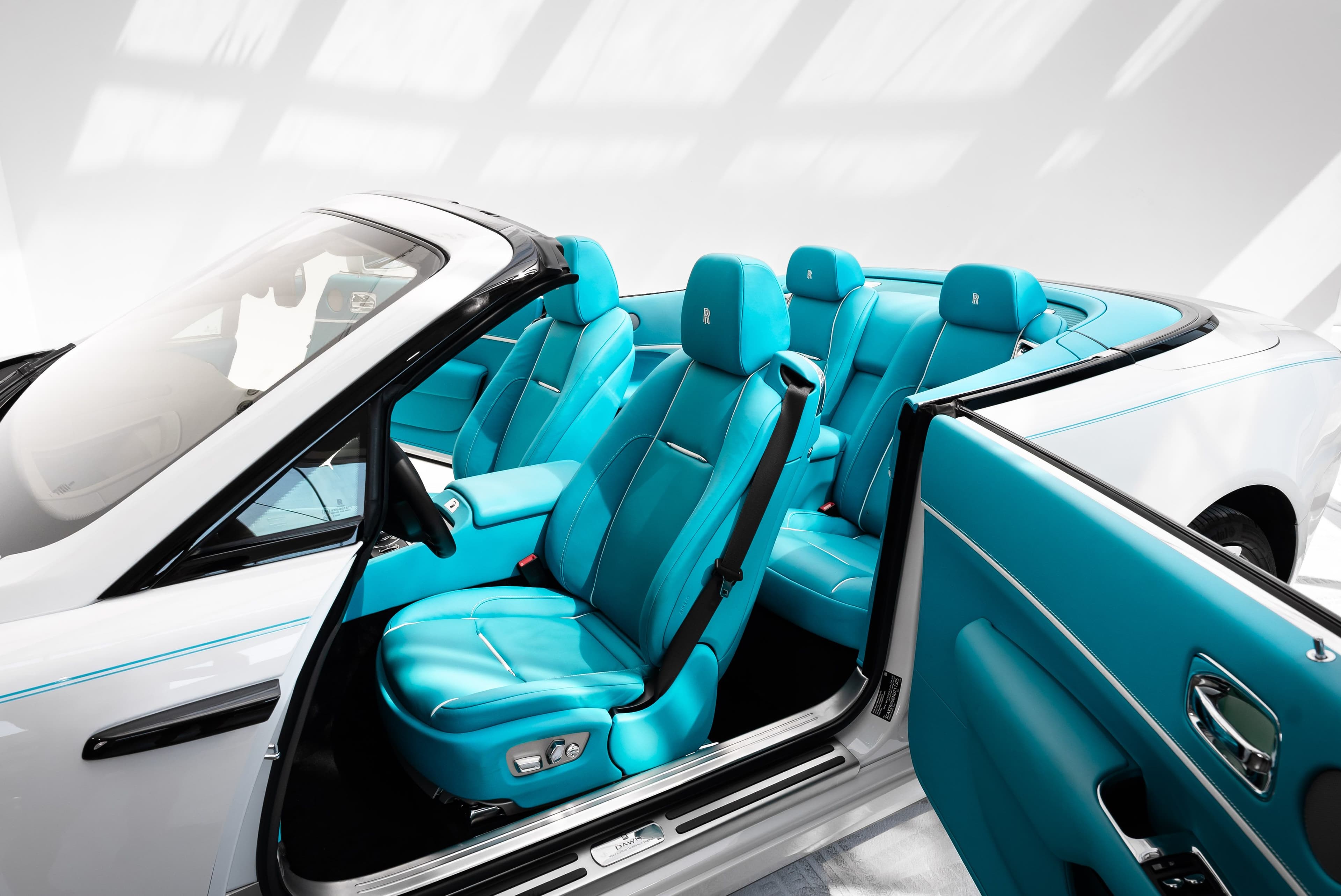 Car photo 10