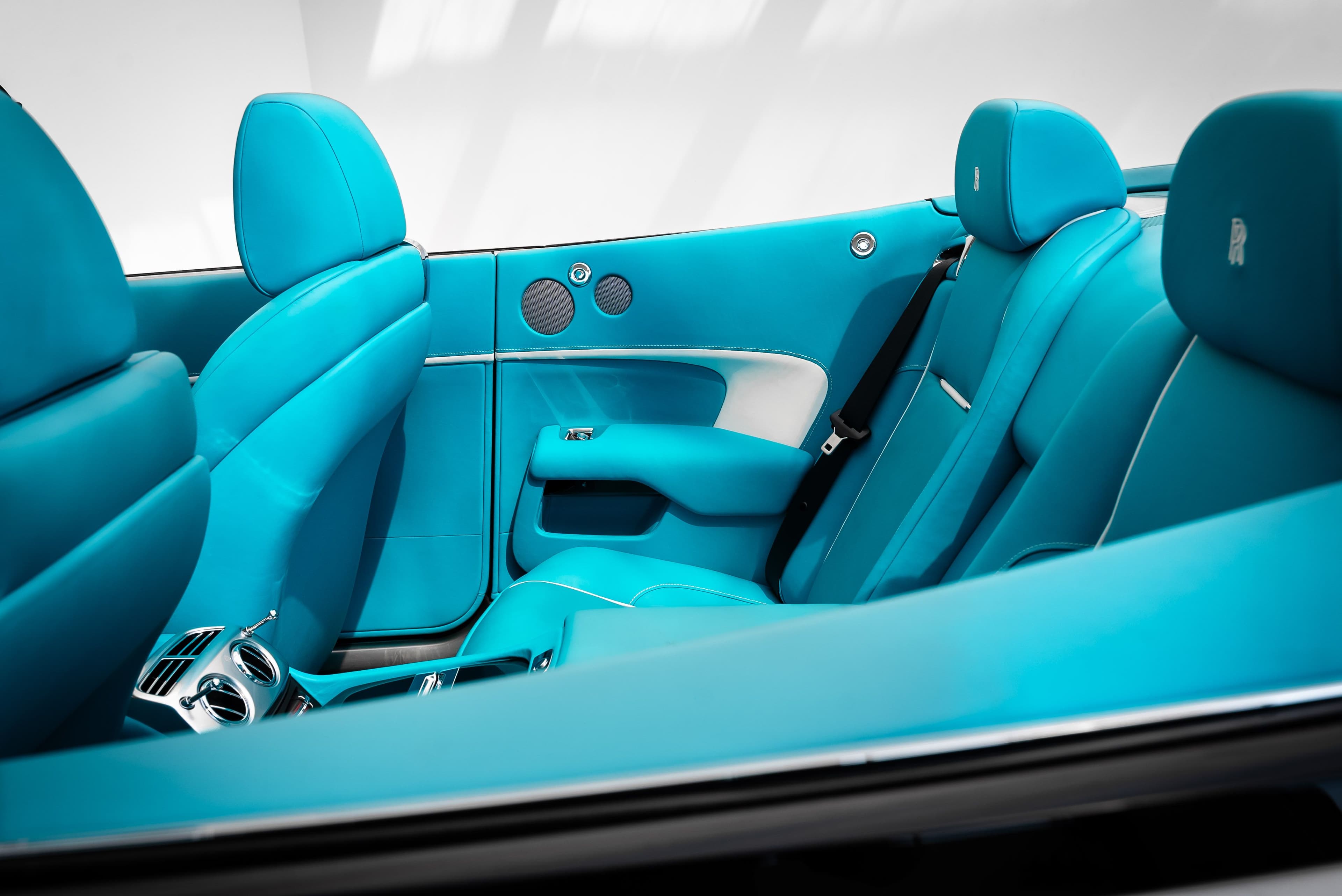 Car photo 9