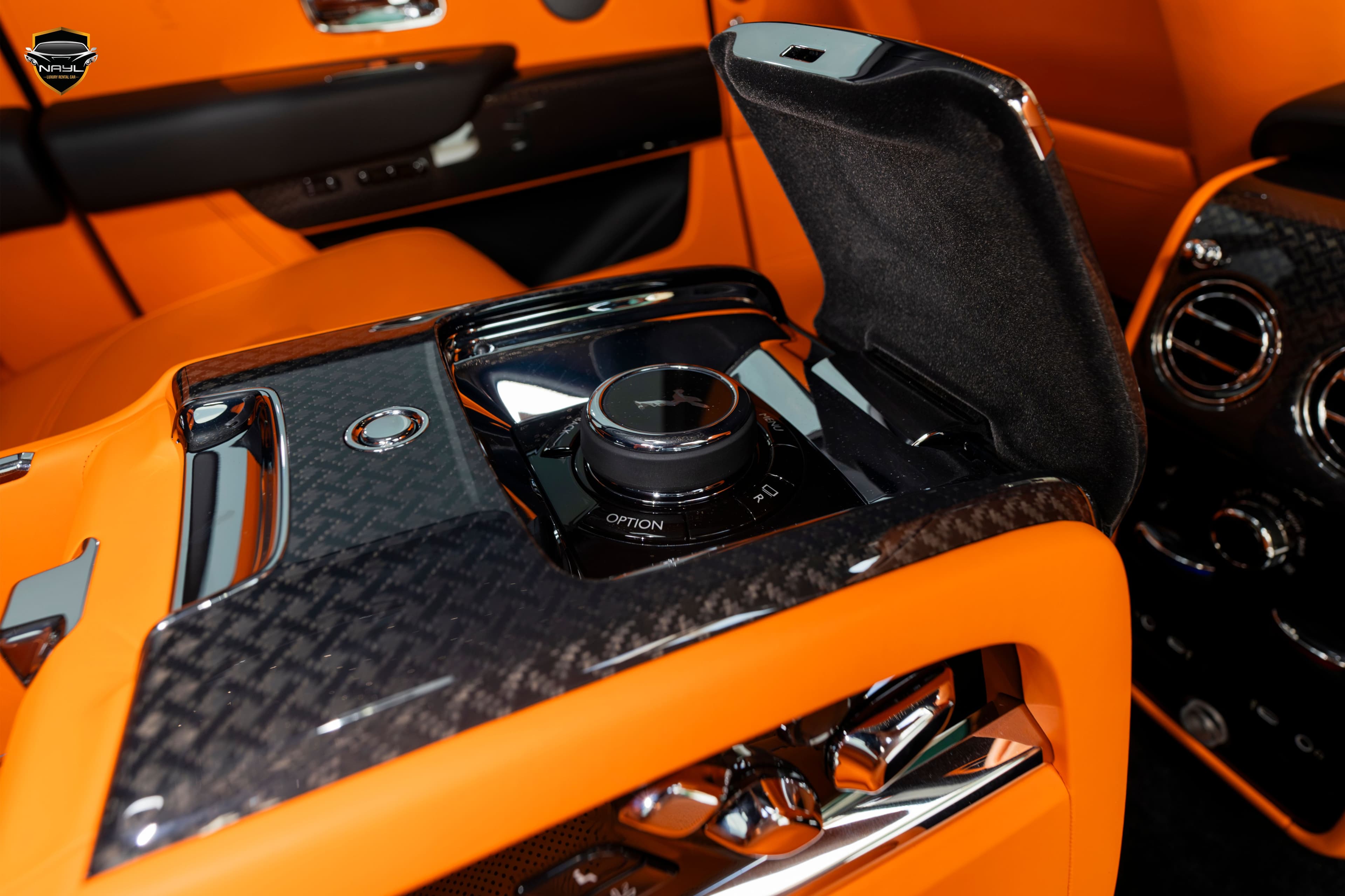 Car photo 8