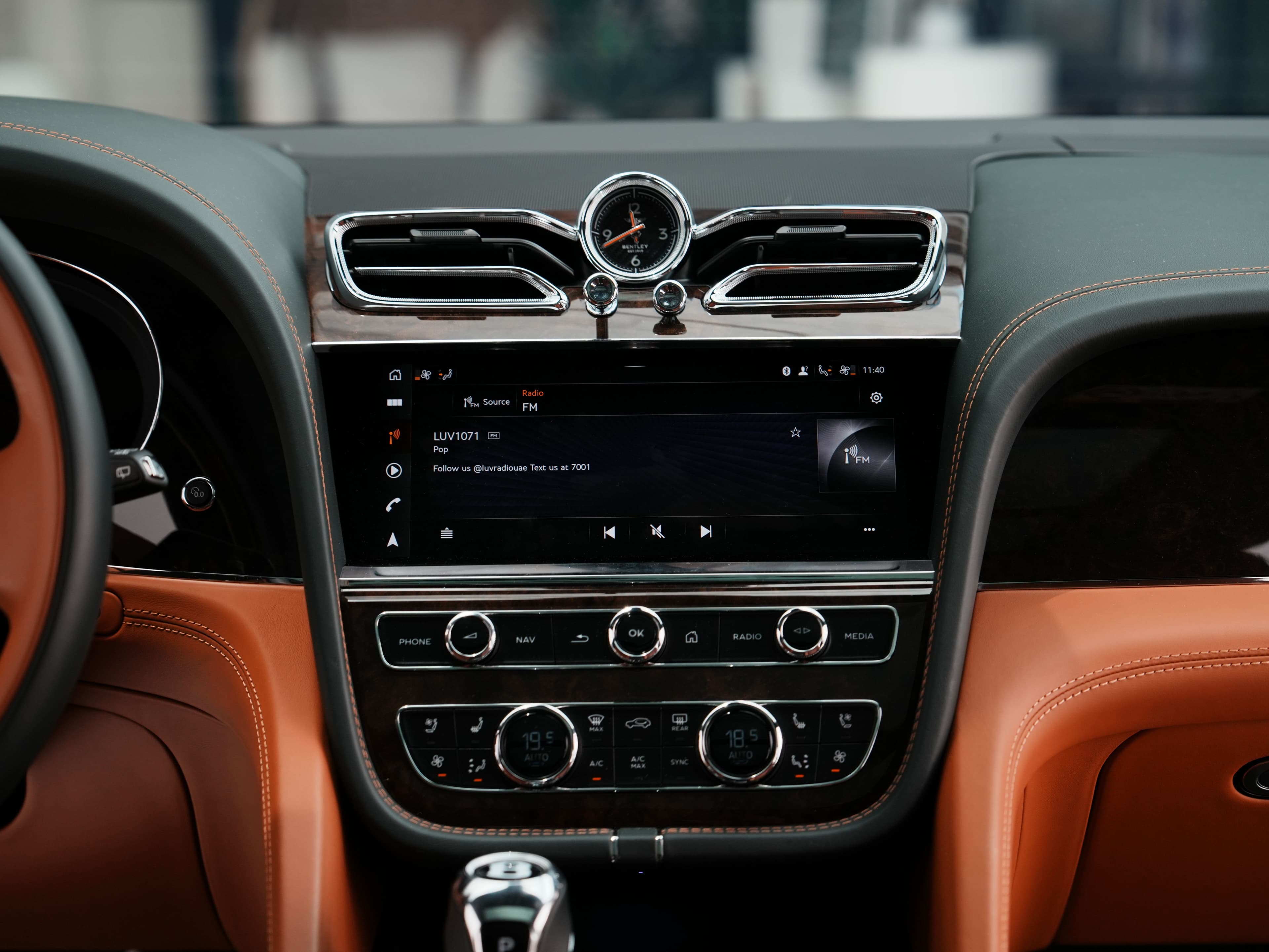 Car photo 7