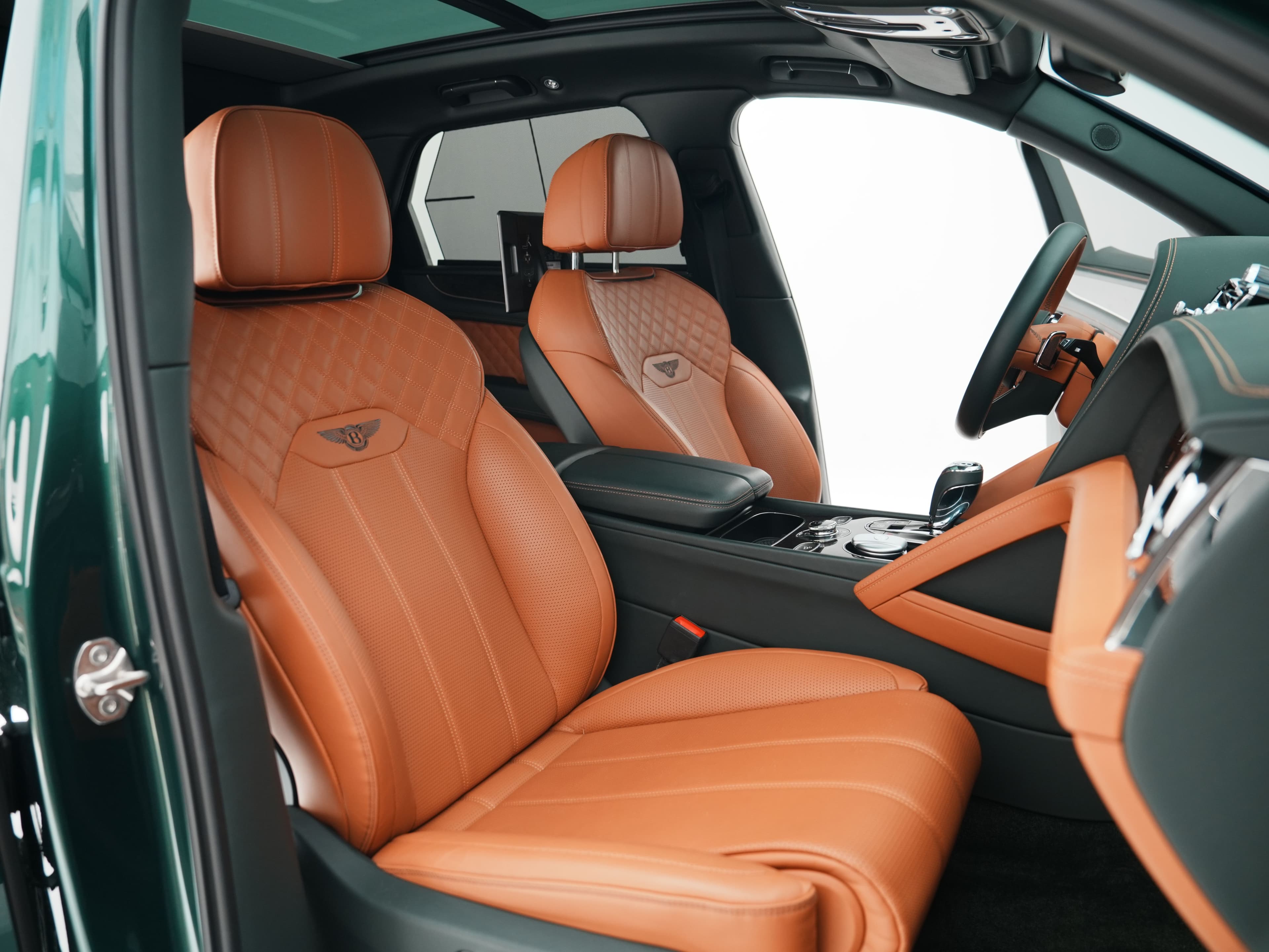 Car photo 8