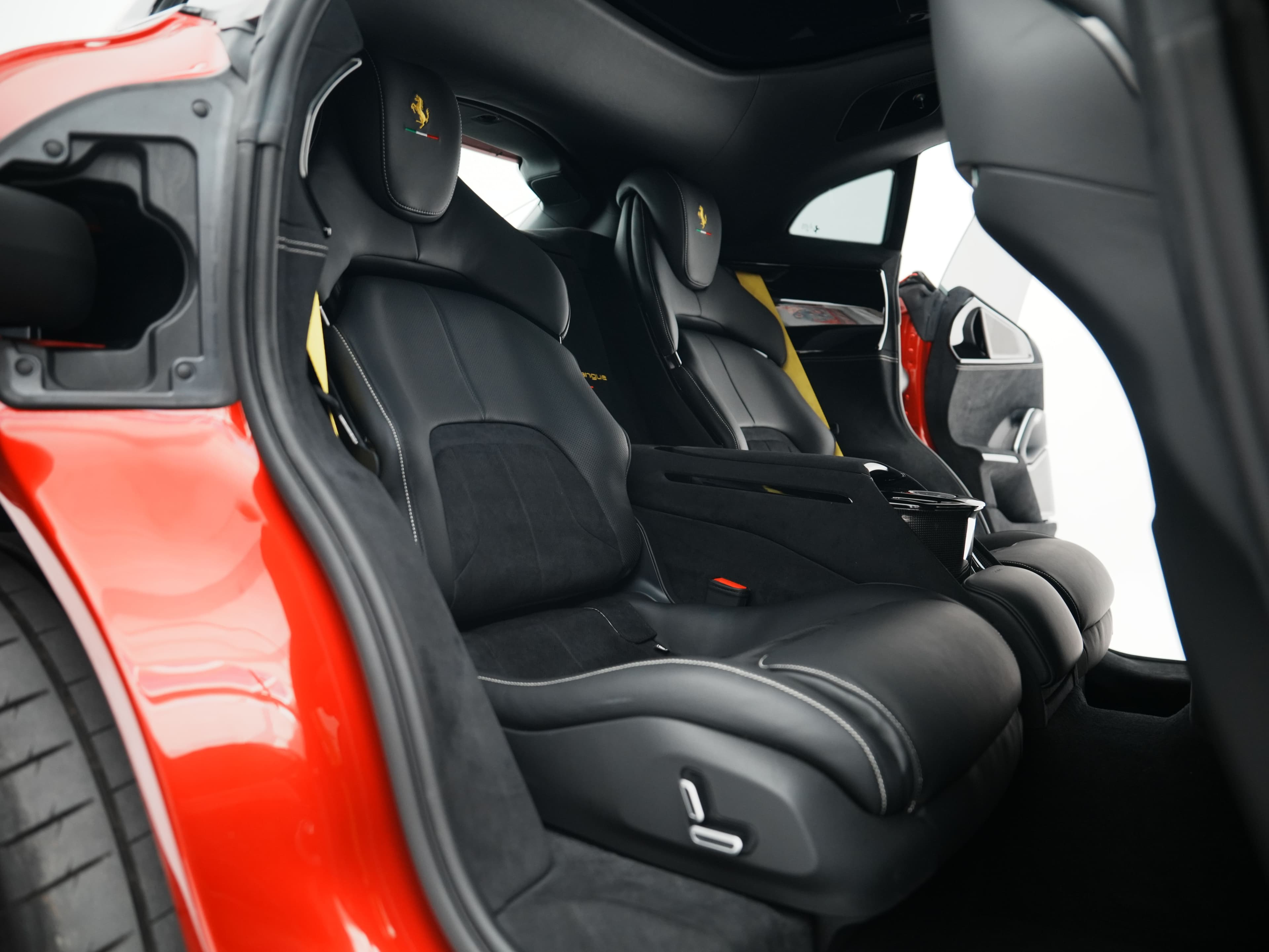 Car photo 12