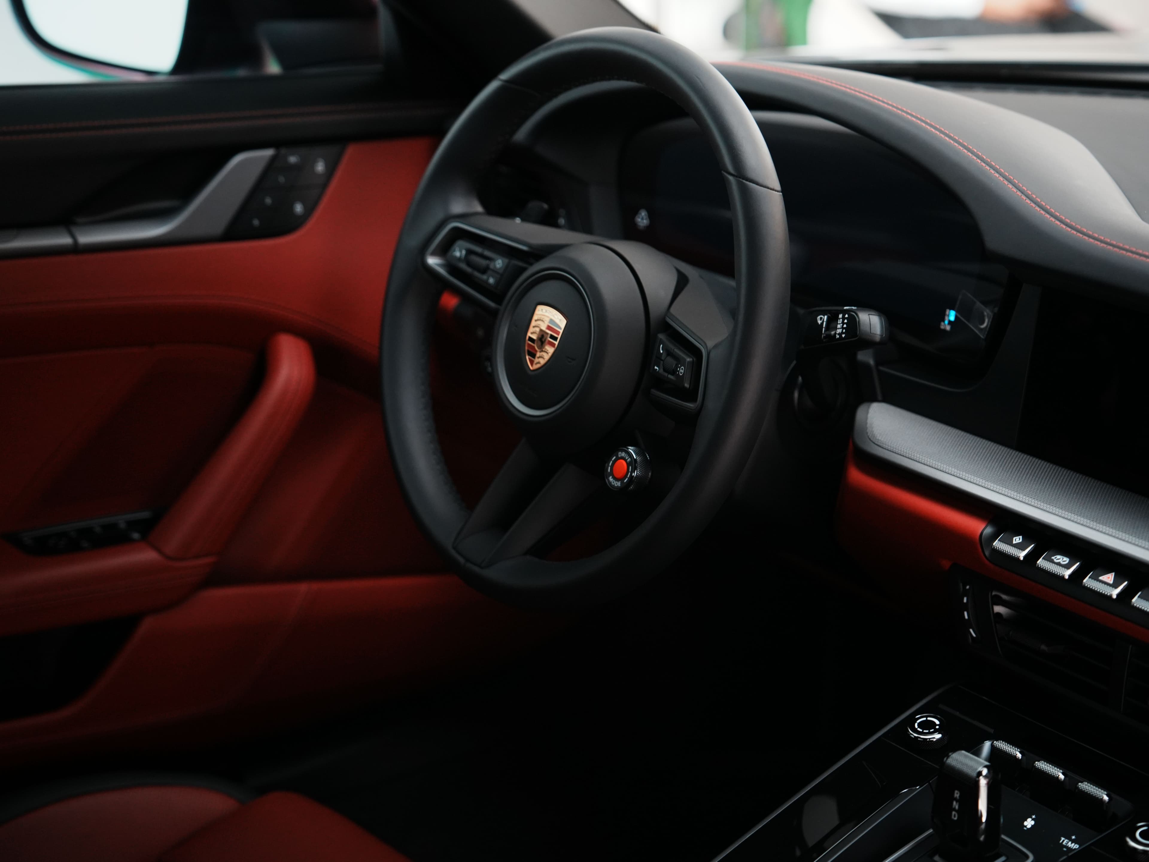 Car photo 3