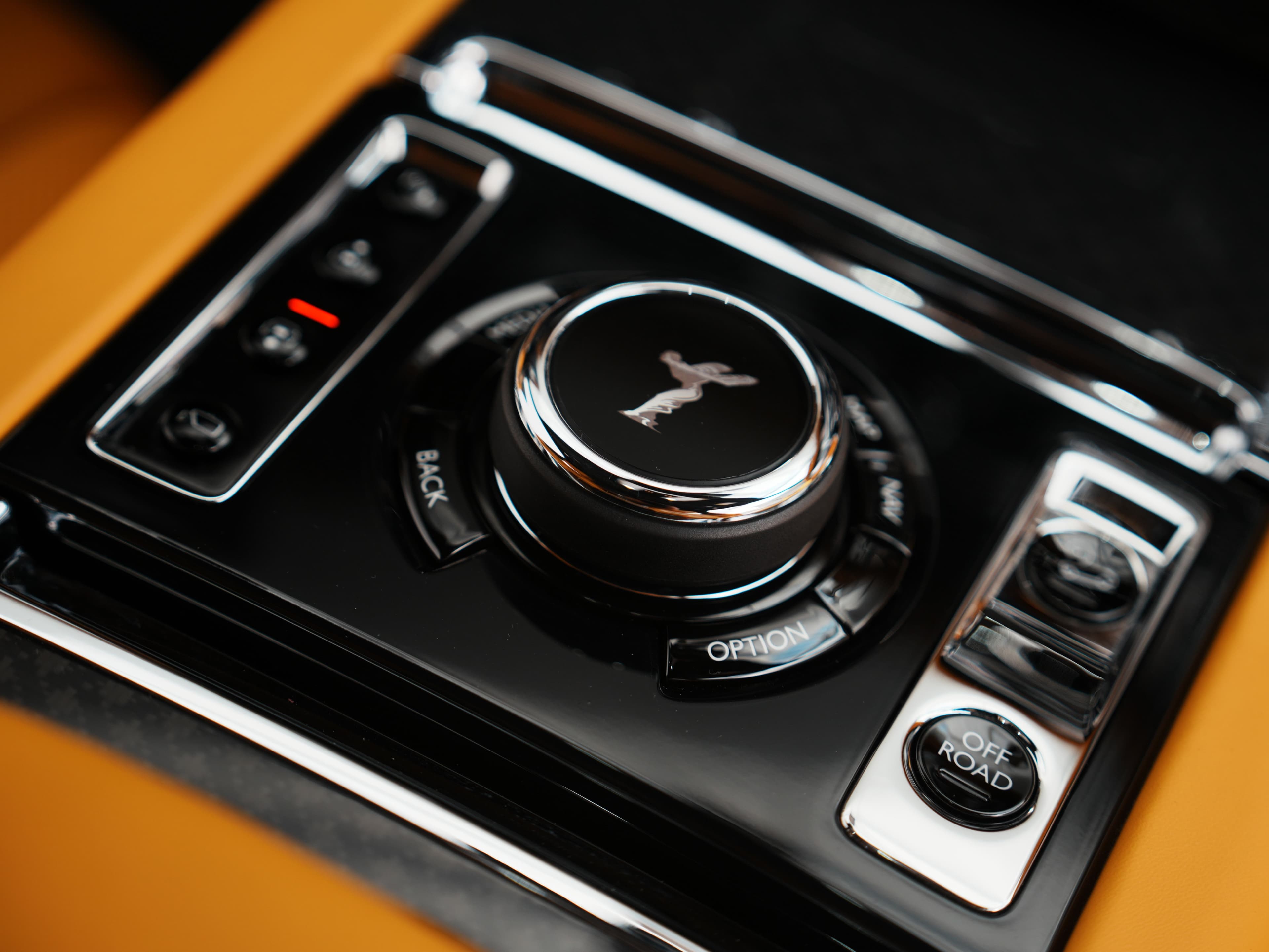 Car photo 3