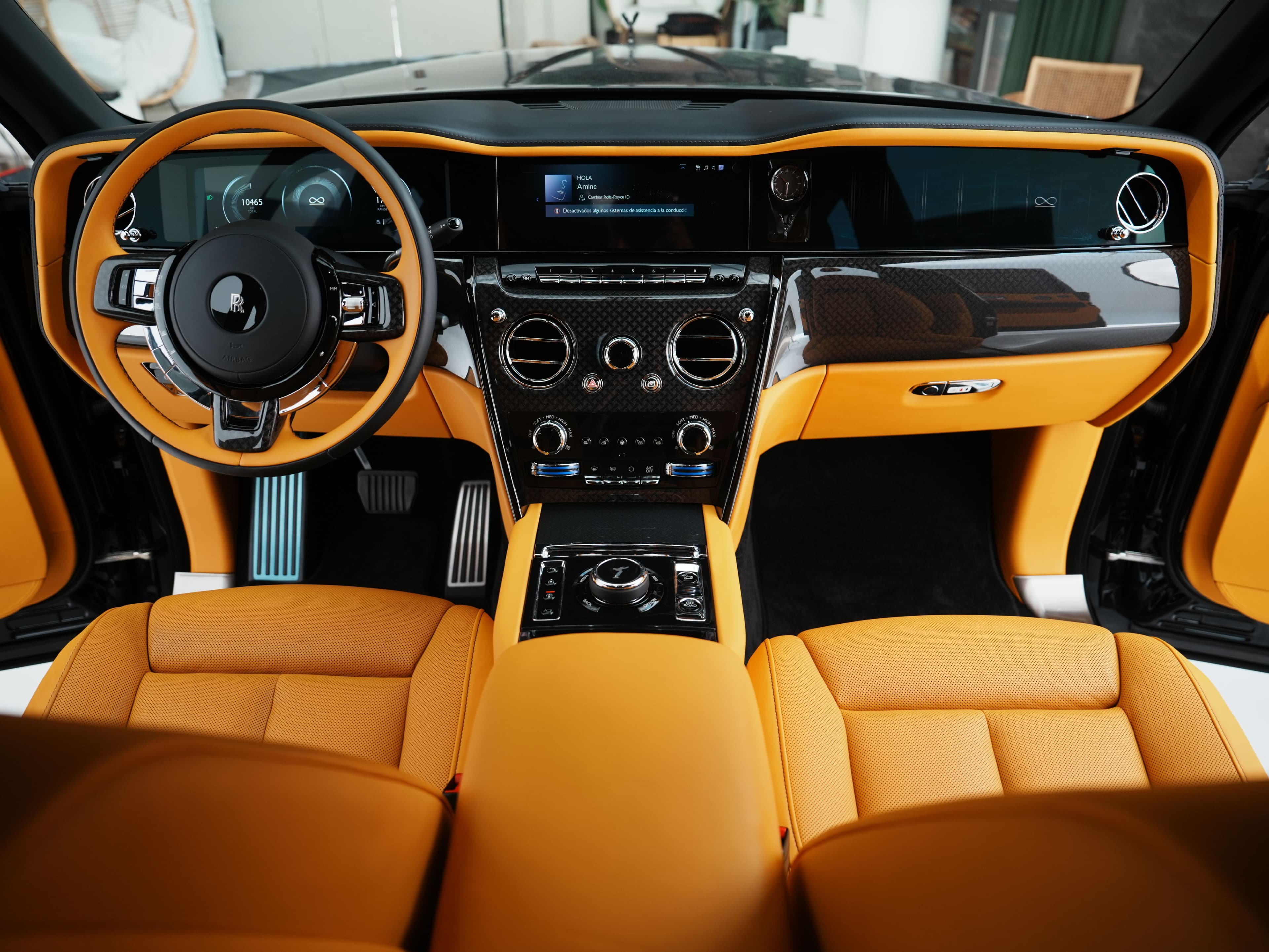 Car photo 6